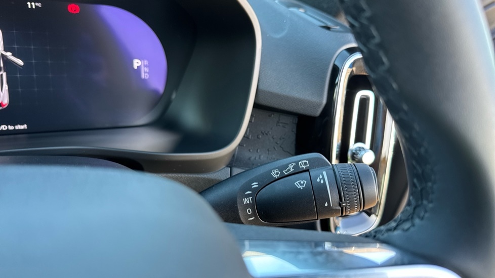 Used Volvo XC40 2023 for sale - 76937522: Photo 29