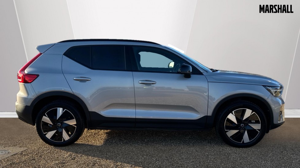 Used Volvo XC40 2023 for sale - 76937522: Photo 3