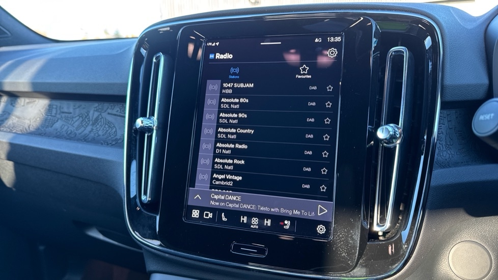 Used Volvo XC40 2023 for sale - 76937522: Photo 35