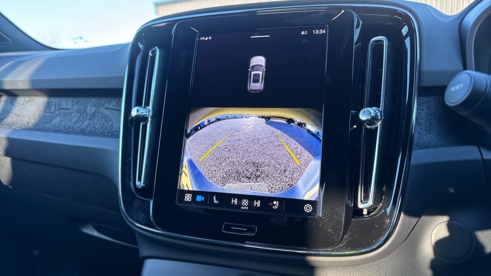 Used Volvo XC40 2023 for sale - 76937522: Photo 37