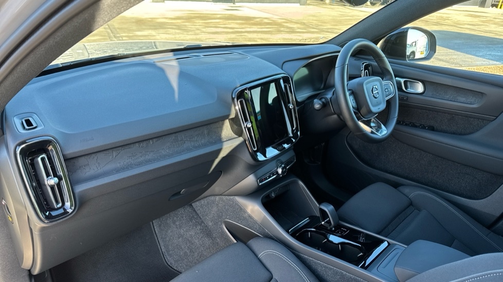 Used Volvo XC40 2023 for sale - 76937522: Photo 4