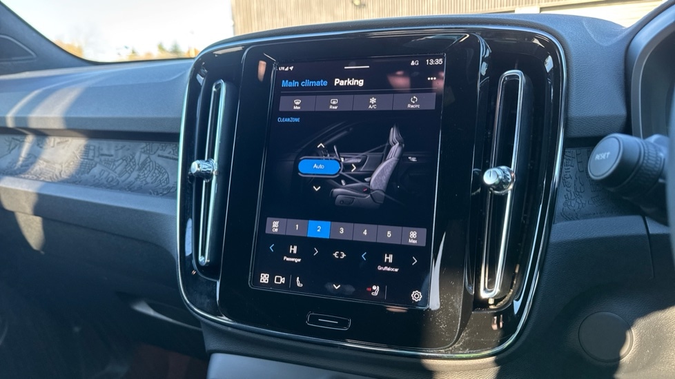 Used Volvo XC40 2023 for sale - 76937522: Photo 40