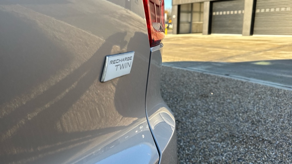 Used Volvo XC40 2023 for sale - 76937522: Photo 46