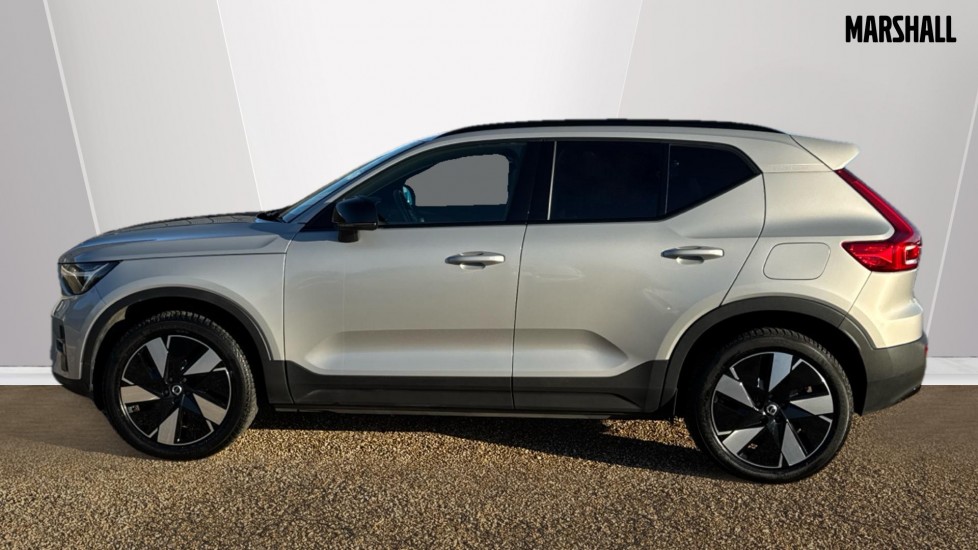 Used Volvo XC40 2023 for sale - 76937522: Photo 8