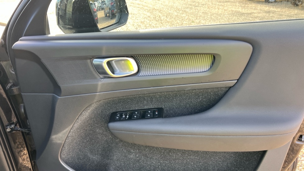 Used Volvo XC40 2021 for sale - 76587036: Photo 15