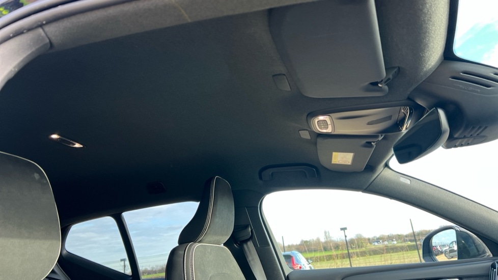 Used Volvo XC40 2021 for sale - 76587036: Photo 44