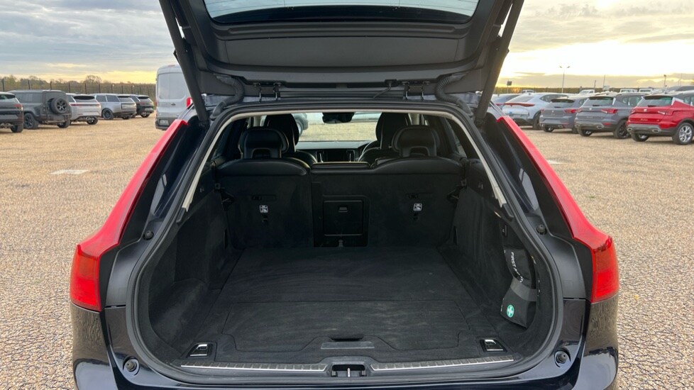 Used Volvo V90 2017 for sale - 76672567: Photo 17
