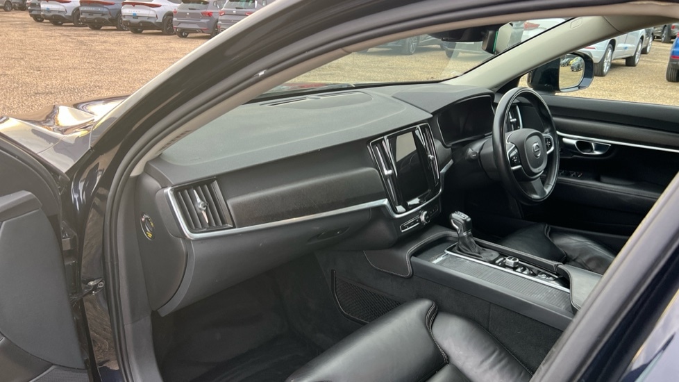 Used Volvo V90 2017 for sale - 76672567: Photo 4