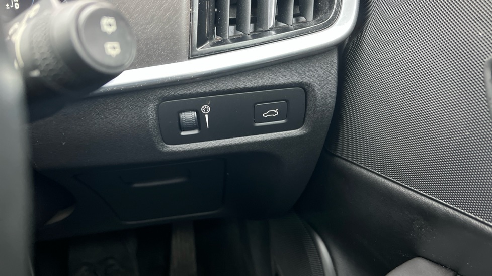 Used Volvo V90 2017 for sale - 76672567: Photo 47