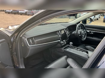 Used Volvo V90 2017 for sale - 76672567: Photo