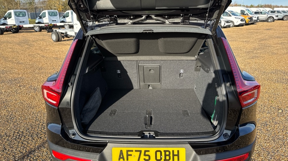 Used Volvo XC40 2025 for sale - 76881870: Photo 17