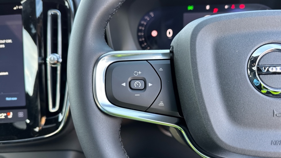 Used Volvo XC40 2025 for sale - 76881870: Photo 18