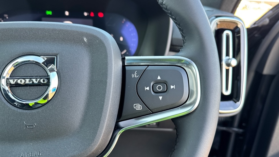 Used Volvo XC40 2025 for sale - 76881870: Photo 19