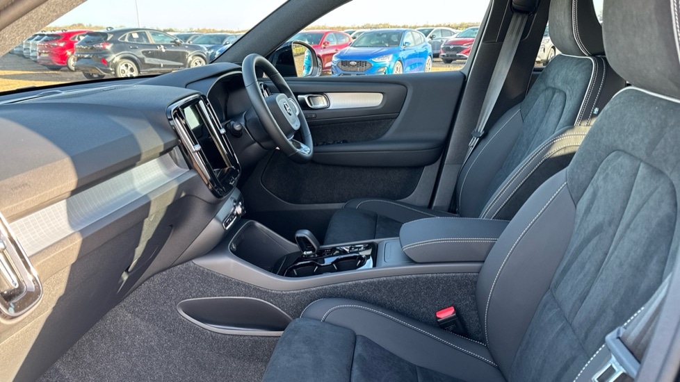 Used Volvo XC40 2025 for sale - 76881870: Photo 38