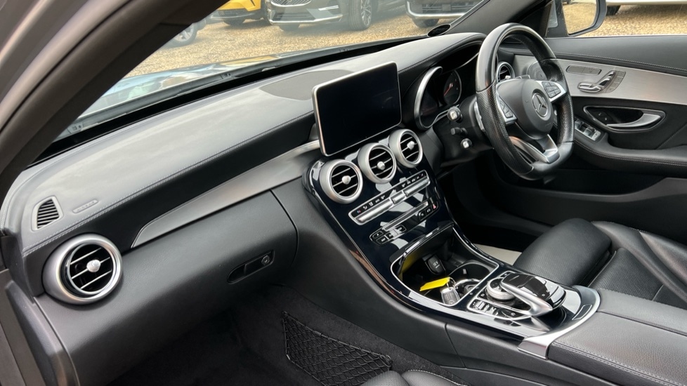 Used Mercedes-Benz C Class 2015 for sale - 76647916: Photo 10