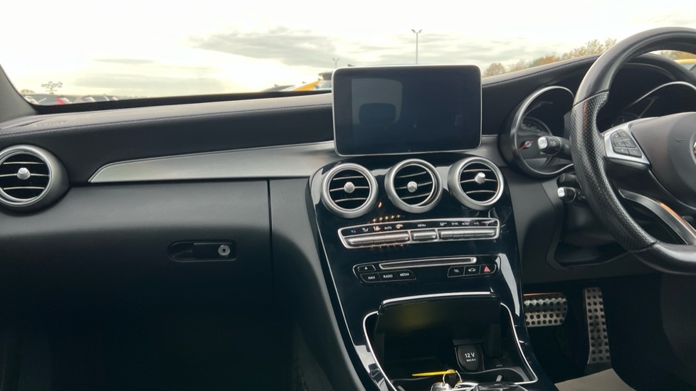 Used Mercedes-Benz C Class 2015 for sale - 76647916: Photo 12