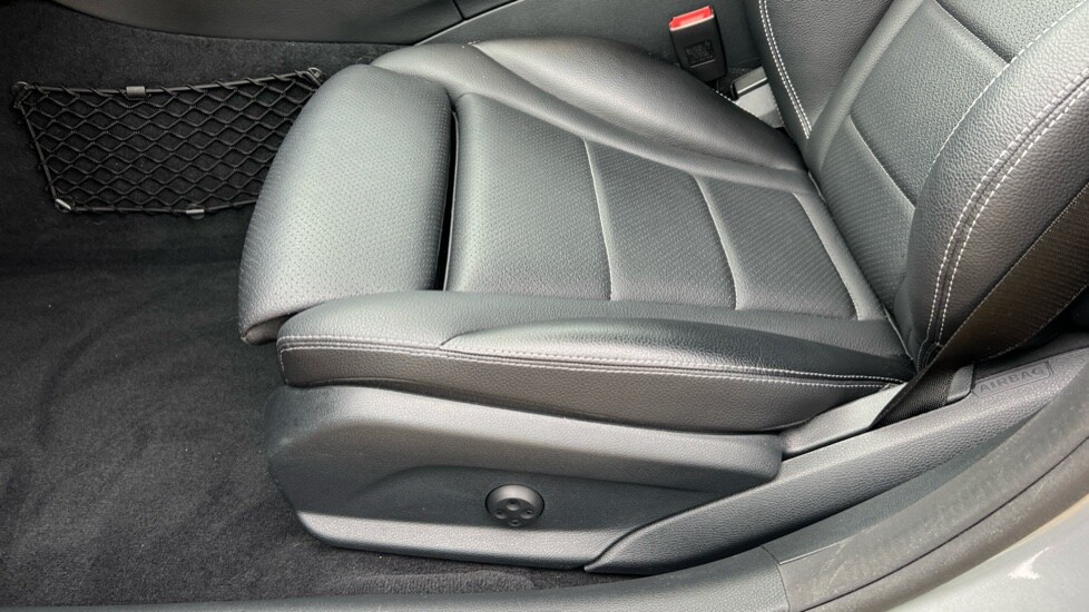 Used Mercedes-Benz C Class 2015 for sale - 76647916: Photo 32