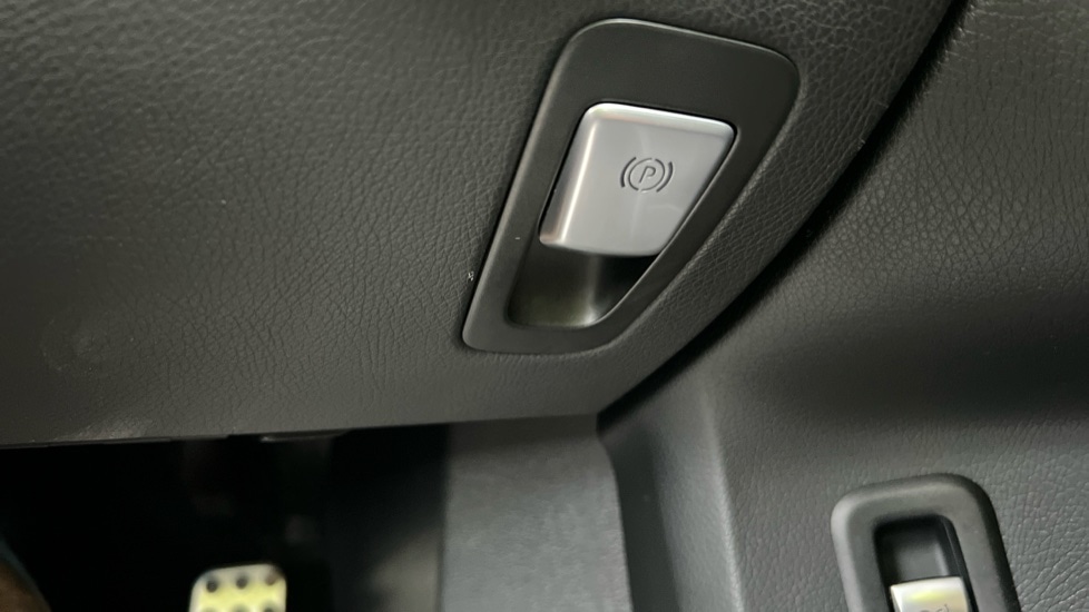 Used Mercedes-Benz C Class 2015 for sale - 76647916: Photo 41