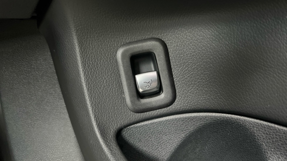 Used Mercedes-Benz C Class 2015 for sale - 76647916: Photo 42