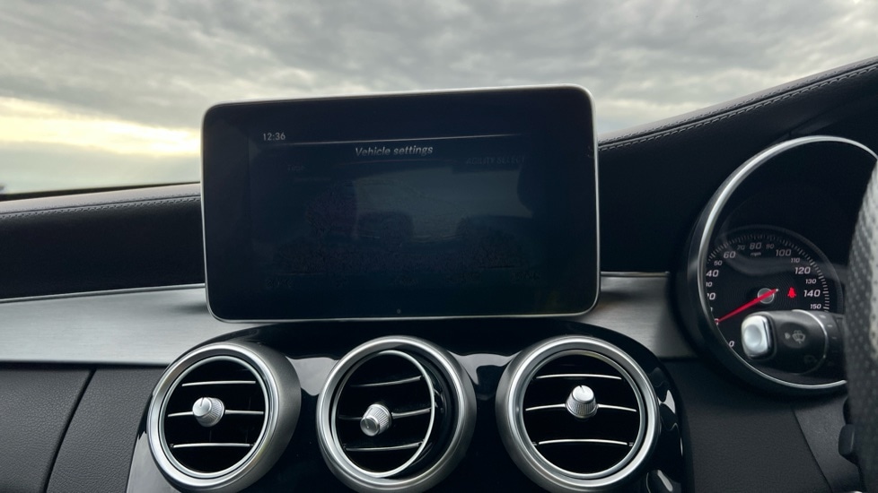 Used Mercedes-Benz C Class 2015 for sale - 76647916: Photo 48