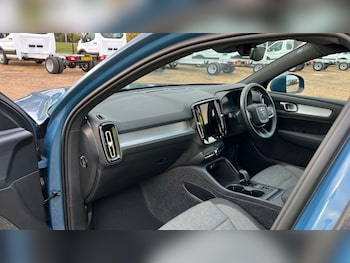 Used Volvo XC40 2025 for sale - 76533982: Photo