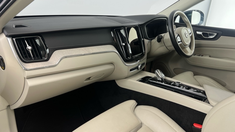 Used Volvo XC60 2021 for sale - 76647852: Photo 6