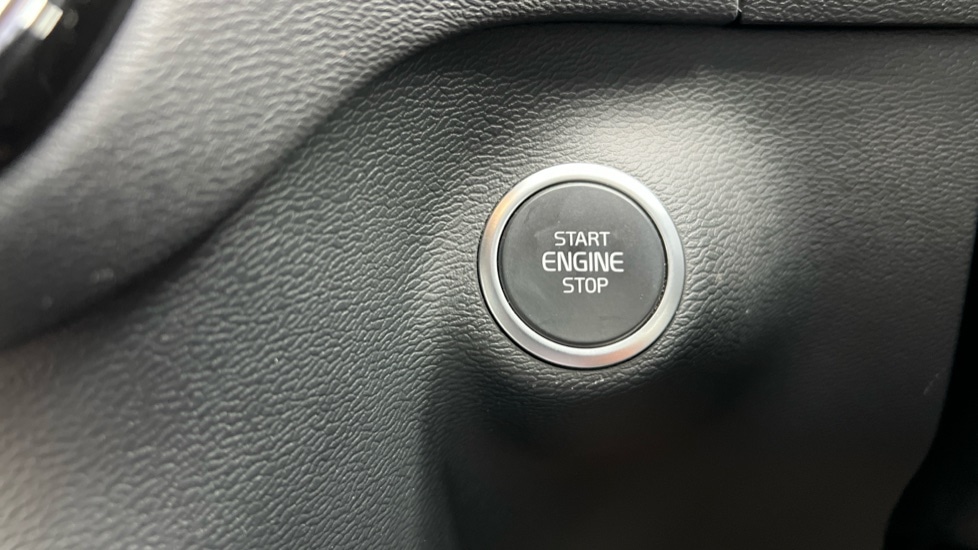 Used Volvo XC40 2024 for sale - 76074597: Photo 28