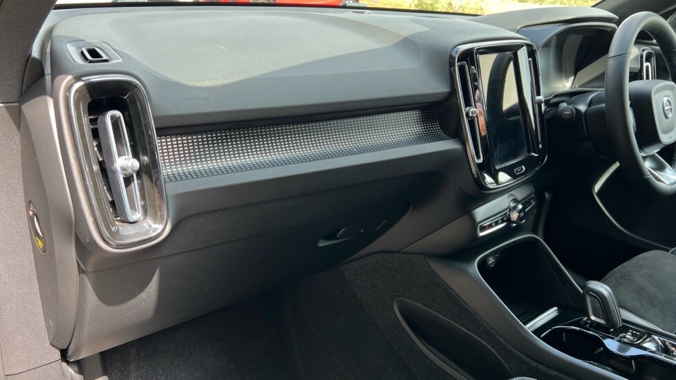 Used Volvo XC40 2021 for sale - 76540050: Photo 31