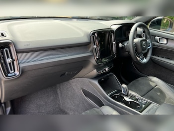 Used Volvo XC40 2021 for sale - 76540050: Photo