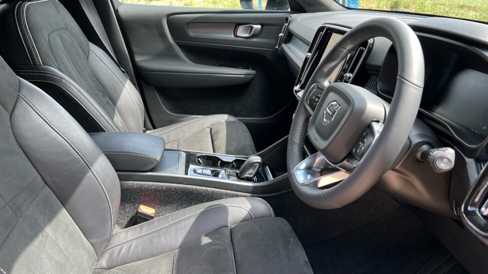 Used Volvo XC40 2021 for sale - 76540050: Photo 9