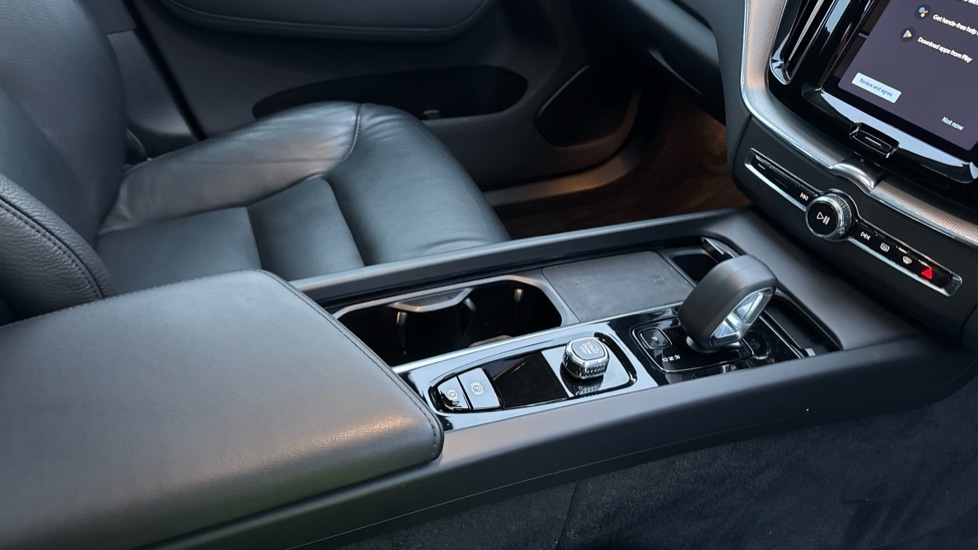 Used Volvo XC60 2022 for sale - 76901236: Photo 28