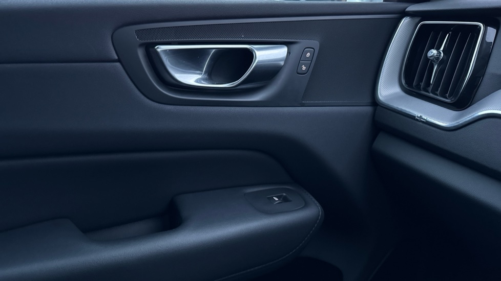 Used Volvo XC60 2022 for sale - 76901236: Photo 47