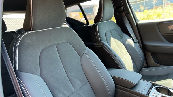Used Volvo XC40 2023 for sale - 75439722: Photo 47