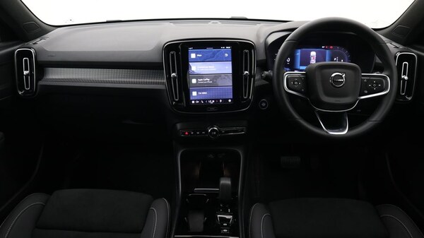 Used Volvo XC40 2023 for sale - 75439722: Photo 8