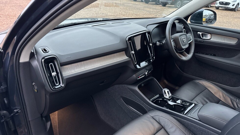 Used Volvo XC40 2021 for sale - 76914947: Photo 4