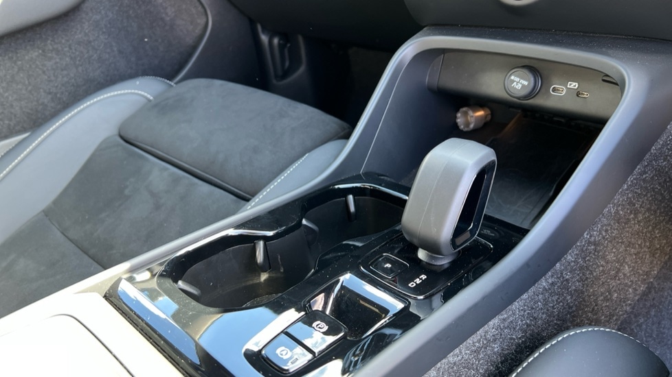 Used Volvo XC40 2025 for sale - 76597977: Photo 14