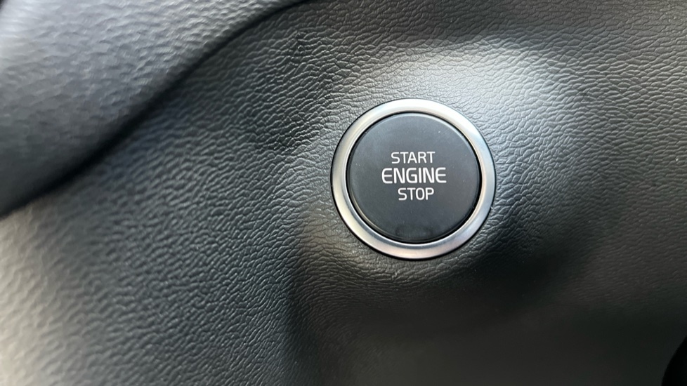 Used Volvo XC40 2025 for sale - 76597977: Photo 28