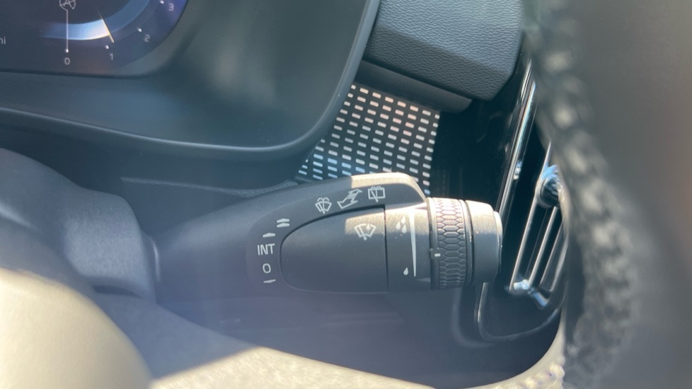 Used Volvo XC40 2025 for sale - 76597977: Photo 30