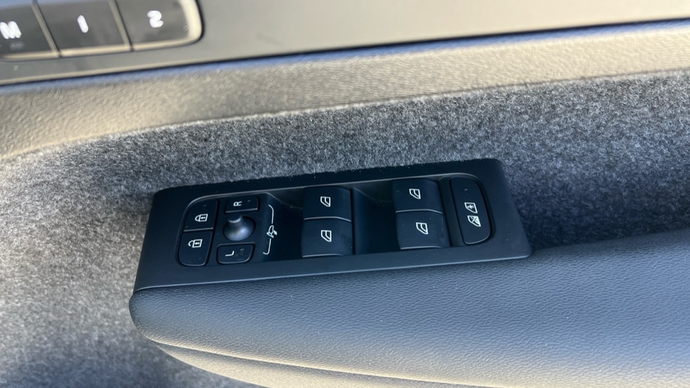 Used Volvo XC40 2025 for sale - 76597977: Photo 33