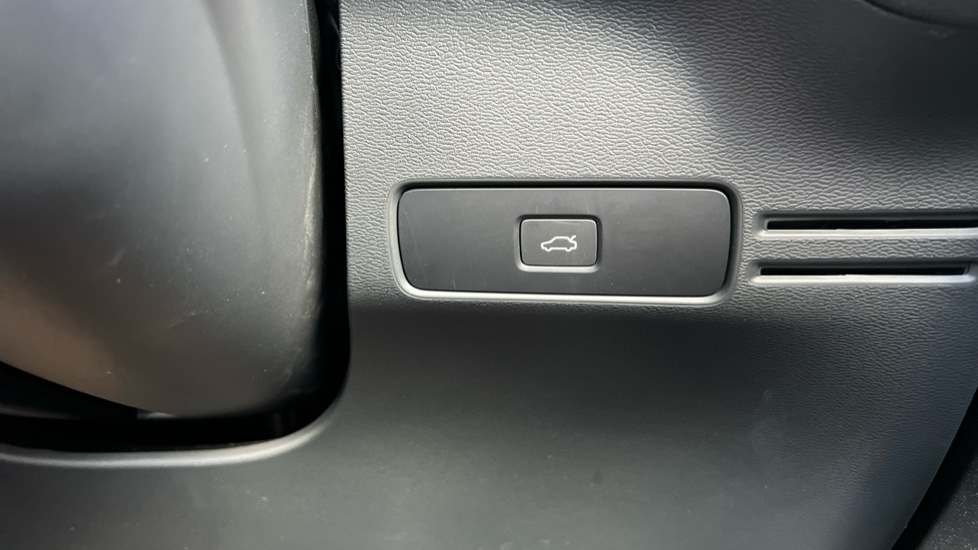 Used Volvo XC40 2025 for sale - 76597977: Photo 45