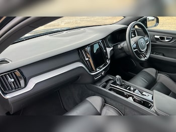 Used Volvo V60 2021 for sale - 76971205: Photo