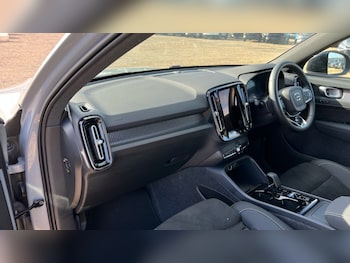 Used Volvo XC40 2025 for sale - 76400748: Photo