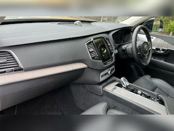 Used Volvo XC90 2024 for sale - 76104172: Photo