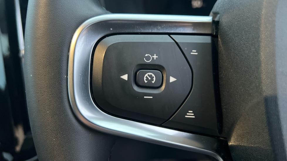 Used Volvo XC40 2025 for sale - 75886976: Photo 18