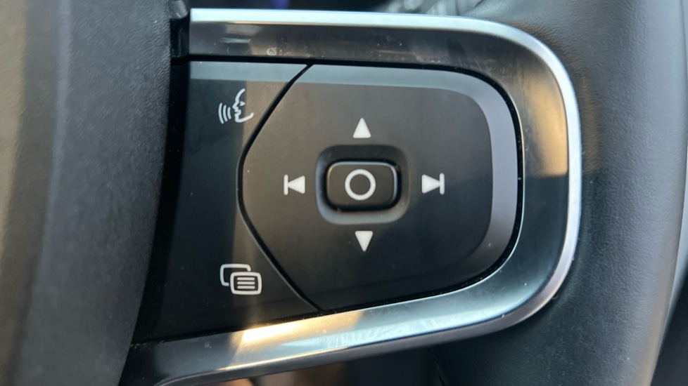 Used Volvo XC40 2025 for sale - 75886976: Photo 19