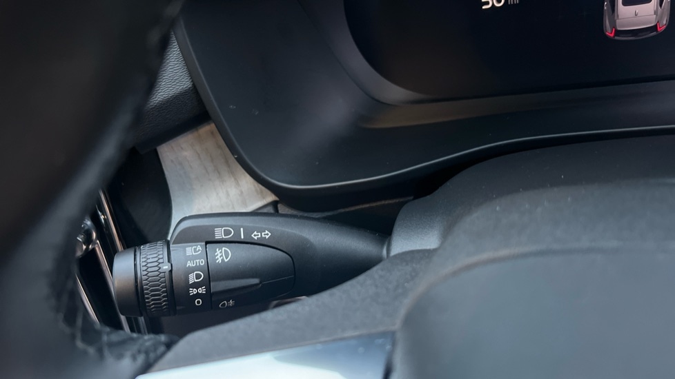 Used Volvo XC40 2025 for sale - 75886976: Photo 29