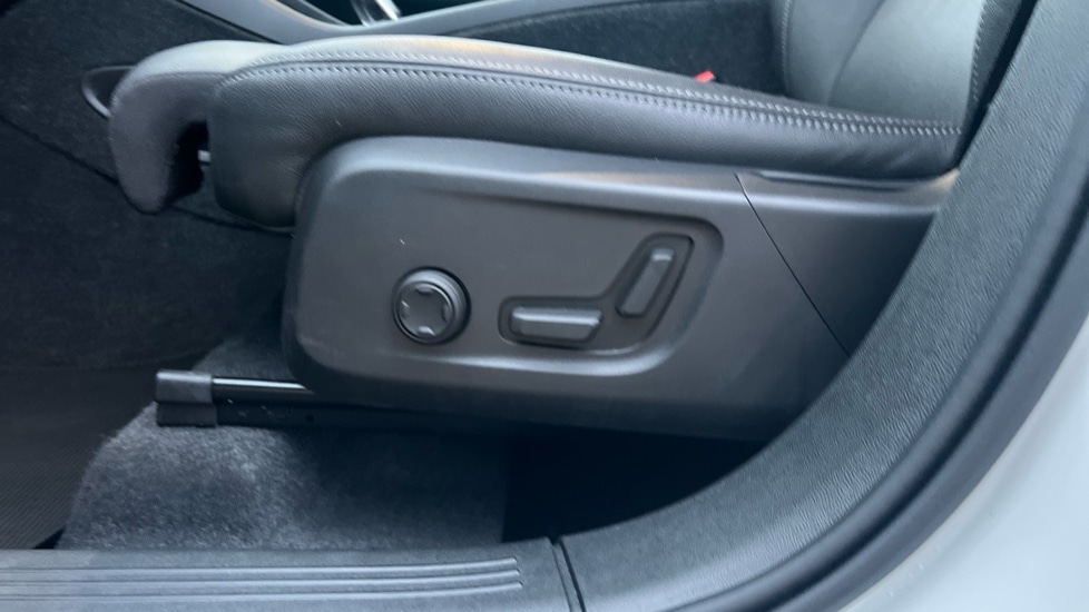 Used Volvo XC40 2025 for sale - 75886976: Photo 32