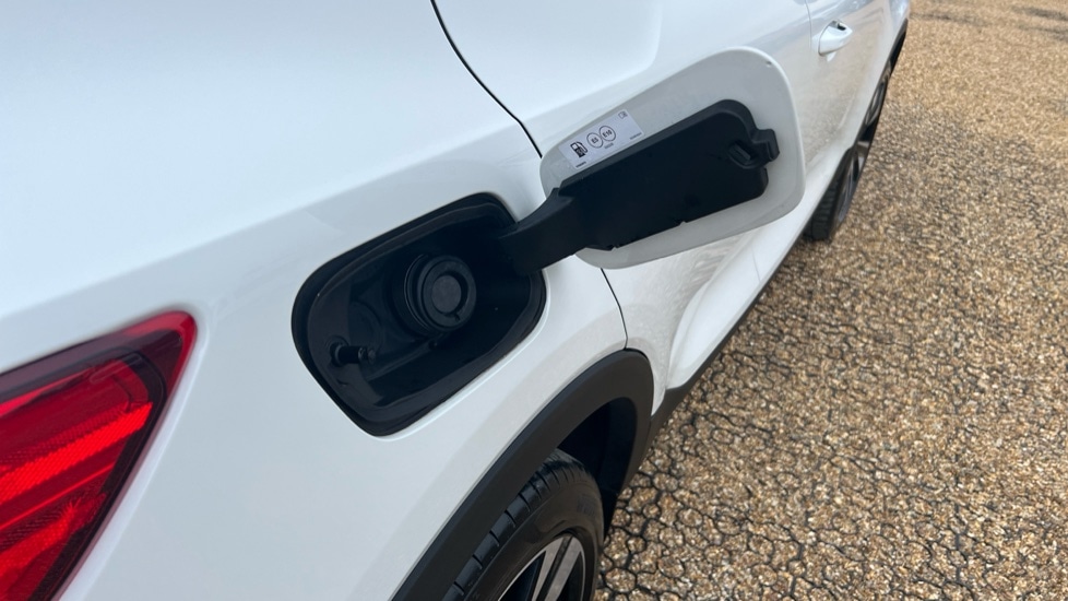 Used Volvo XC40 2025 for sale - 75886976: Photo 42