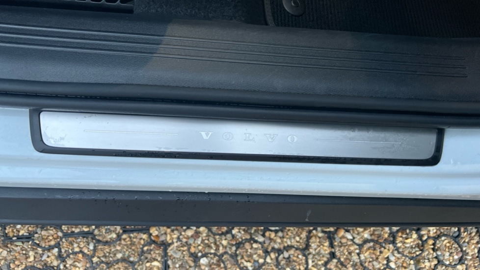 Used Volvo XC40 2025 for sale - 75886976: Photo 43