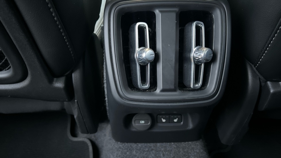 Used Volvo XC40 2025 for sale - 75886976: Photo 47